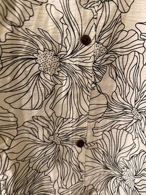 Floral Button-Front Blouse in Black & Cream